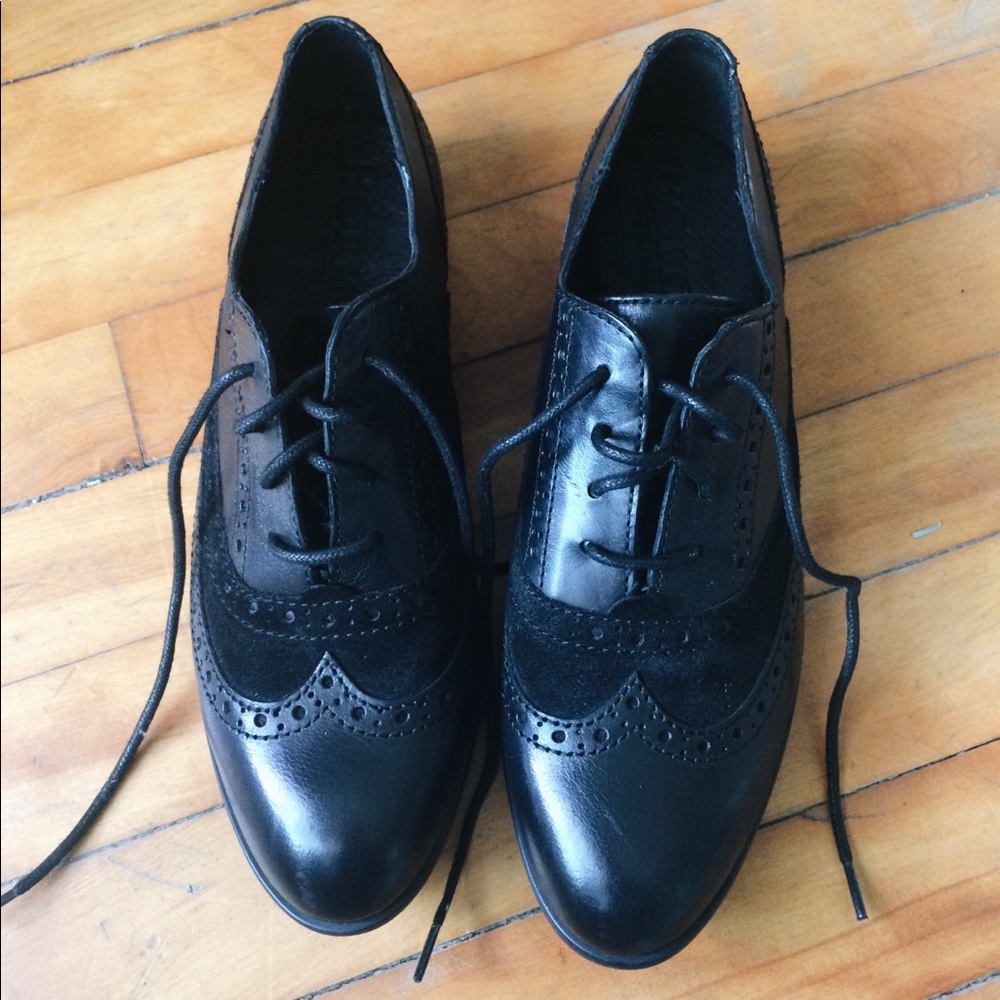 NWOT Born Black Oxford Women’s Shoes